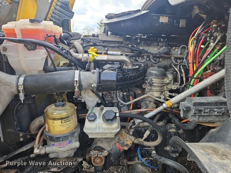 image for item OK9810 2018 Freightliner  Cascadia  semi truck