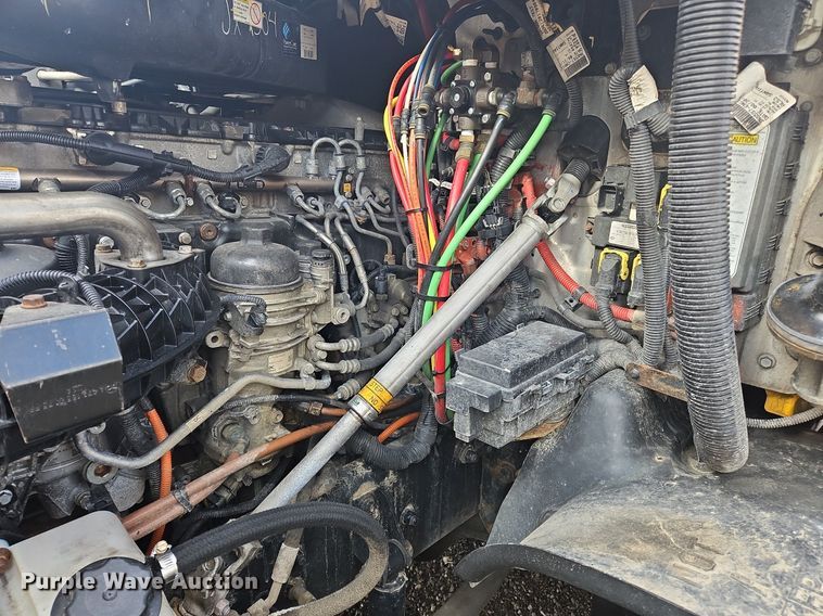 image for item OK9810 2018 Freightliner  Cascadia  semi truck