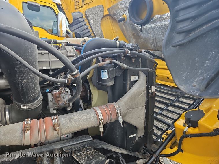 image for item OK9810 2018 Freightliner  Cascadia  semi truck