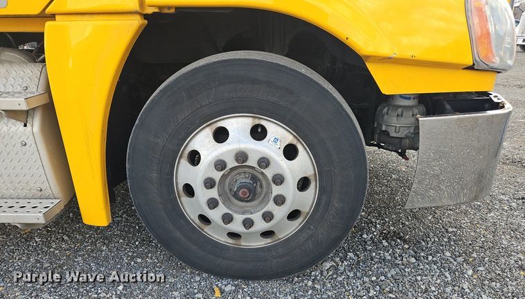 image for item OK9810 2018 Freightliner  Cascadia  semi truck