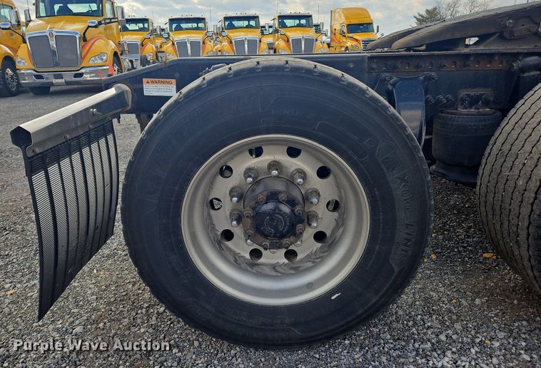 image for item OK9810 2018 Freightliner  Cascadia  semi truck