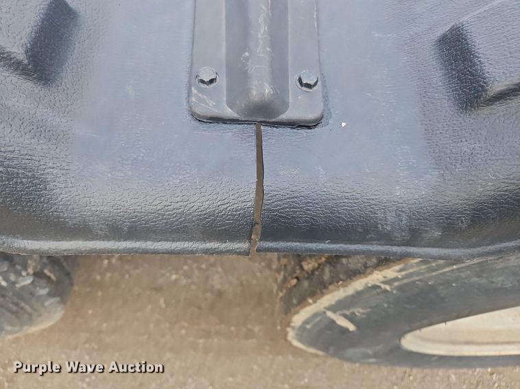 image for item OK9815 2005 Mack CHN613 semi truck