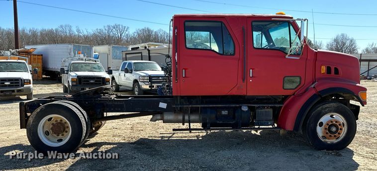 image for item OM9891 1998 Ford L8501 semi truck