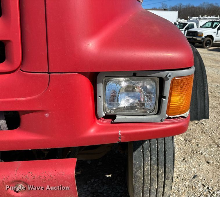 image for item OM9891 1998 Ford L8501 semi truck