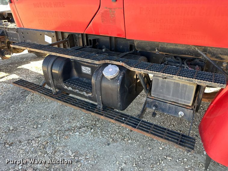 image for item OM9891 1998 Ford L8501 semi truck