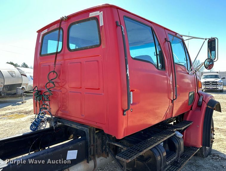 image for item OM9891 1998 Ford L8501 semi truck