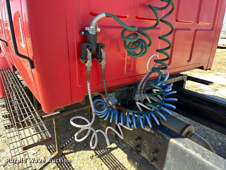 image for item OM9891 1998 Ford L8501 semi truck