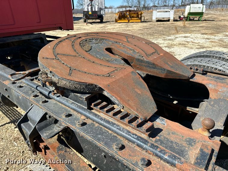 image for item OM9891 1998 Ford L8501 semi truck