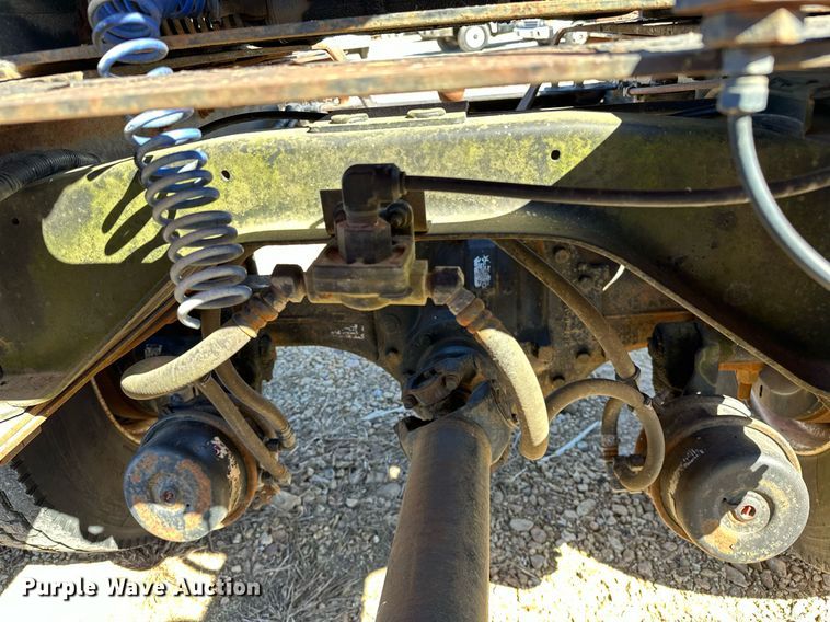 image for item OM9891 1998 Ford L8501 semi truck