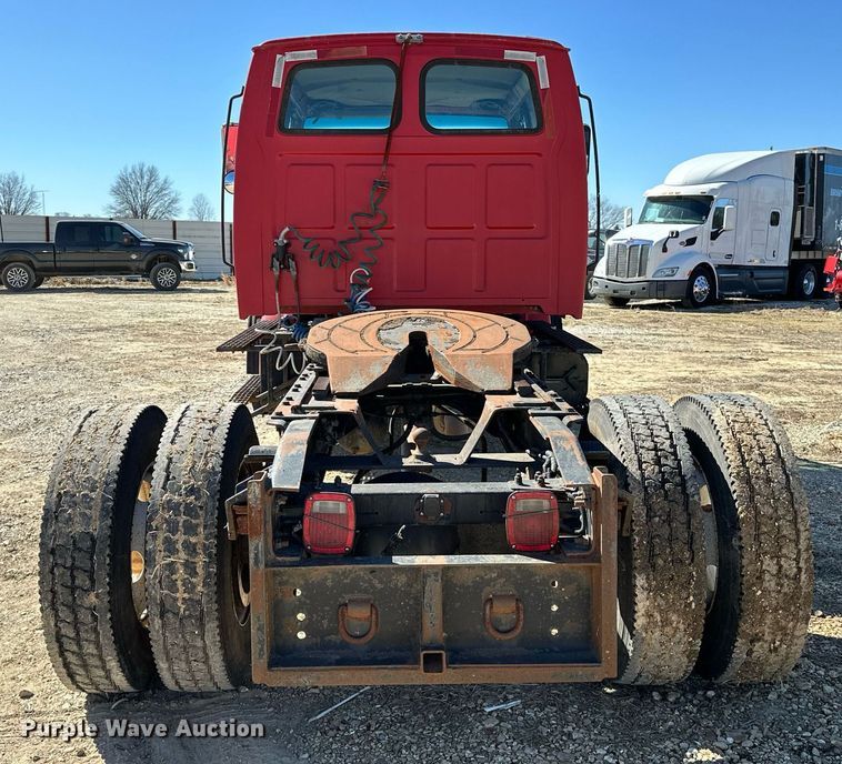 image for item OM9891 1998 Ford L8501 semi truck