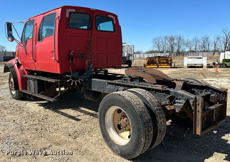 image for item OM9891 1998 Ford L8501 semi truck