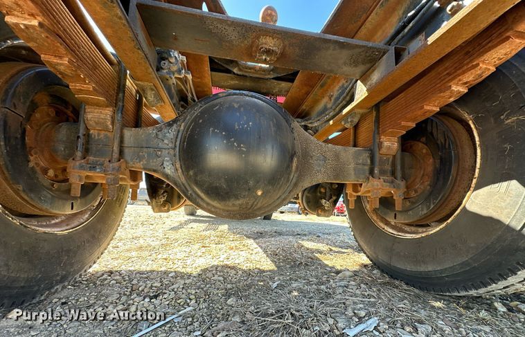 image for item OM9891 1998 Ford L8501 semi truck