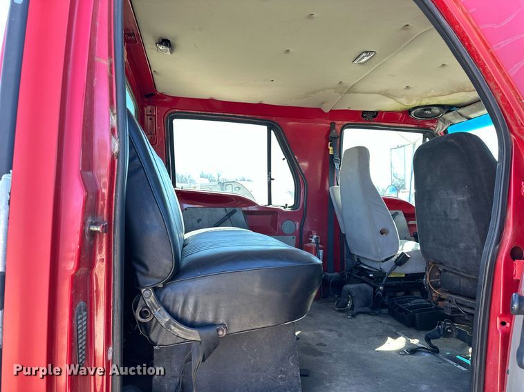 image for item OM9891 1998 Ford L8501 semi truck