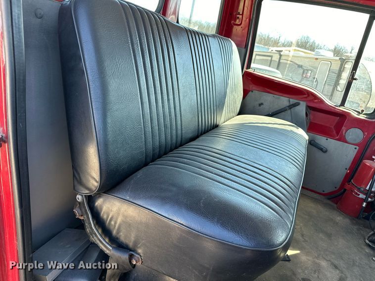 image for item OM9891 1998 Ford L8501 semi truck