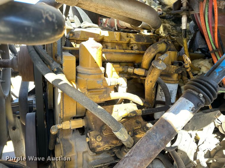 image for item OM9891 1998 Ford L8501 semi truck