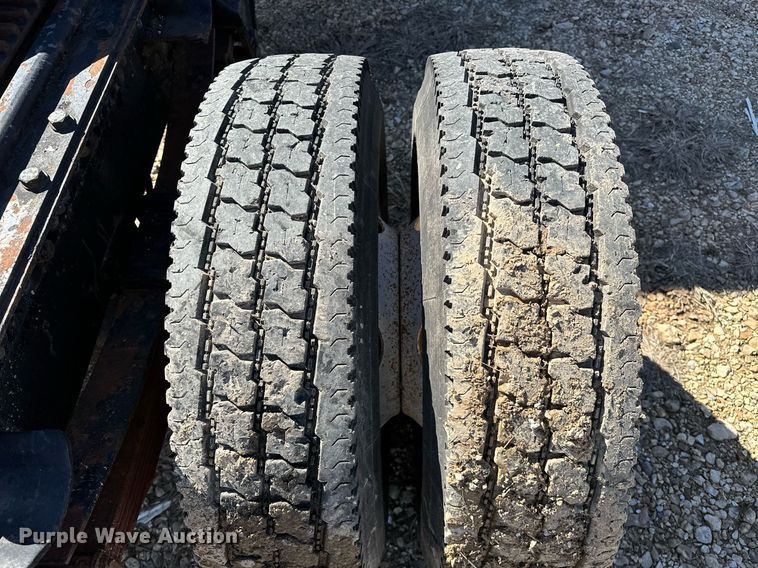 image for item OM9891 1998 Ford L8501 semi truck