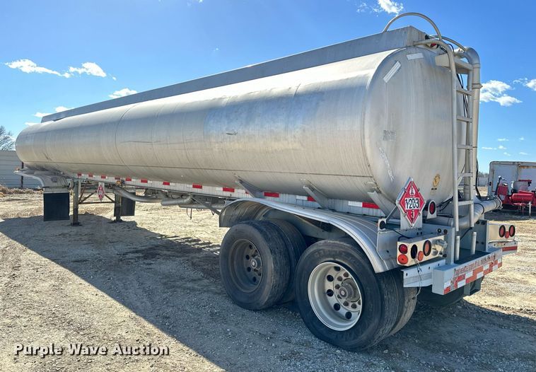 image for item OM9893 1999 Polar tank trailer