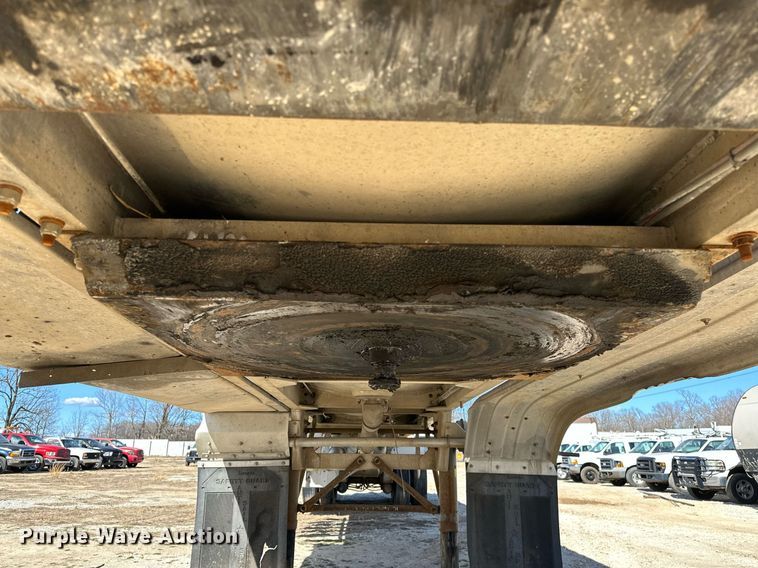 image for item OM9893 1999 Polar tank trailer