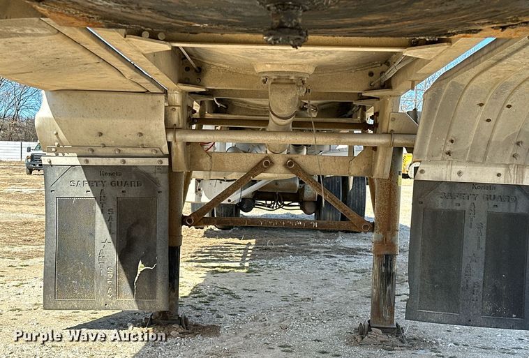 image for item OM9893 1999 Polar tank trailer