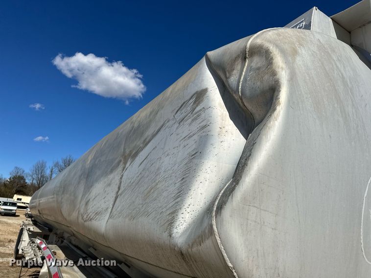 image for item OM9893 1999 Polar tank trailer