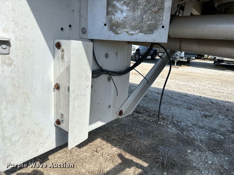 image for item OM9893 1999 Polar tank trailer