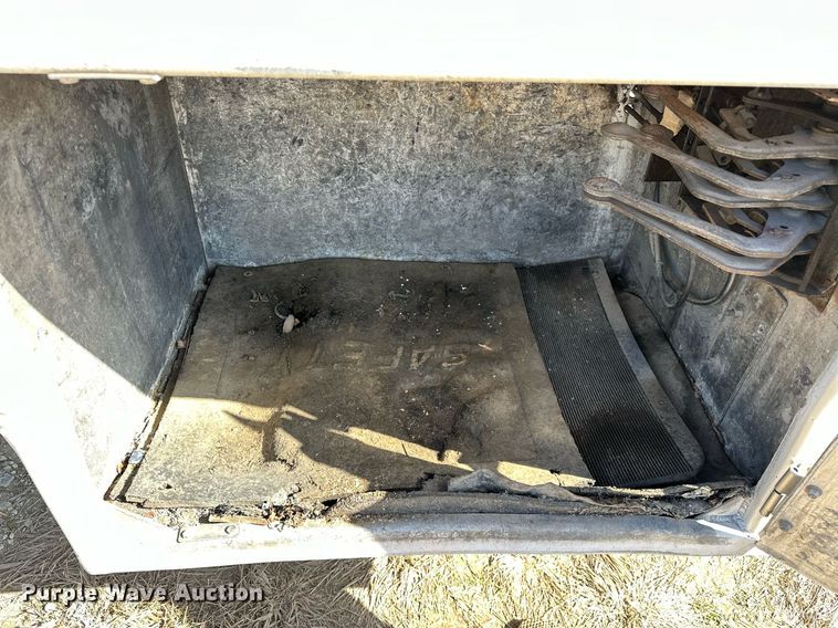 image for item OM9893 1999 Polar tank trailer