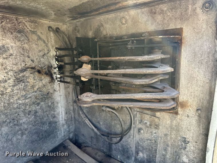 image for item OM9893 1999 Polar tank trailer