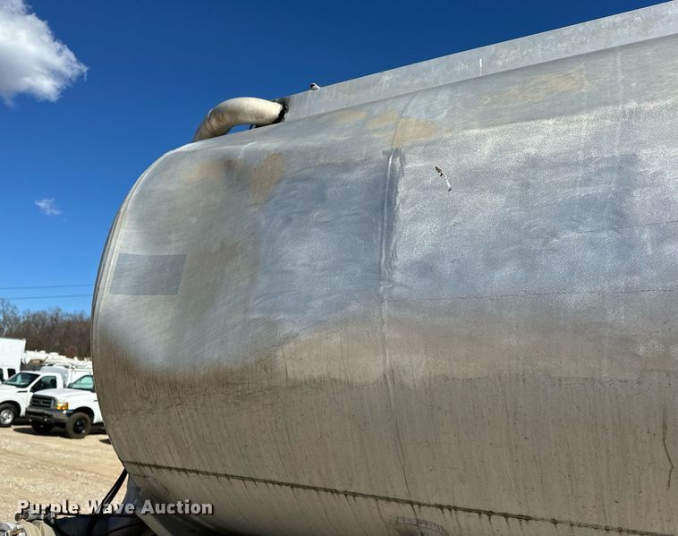 image for item OM9893 1999 Polar tank trailer