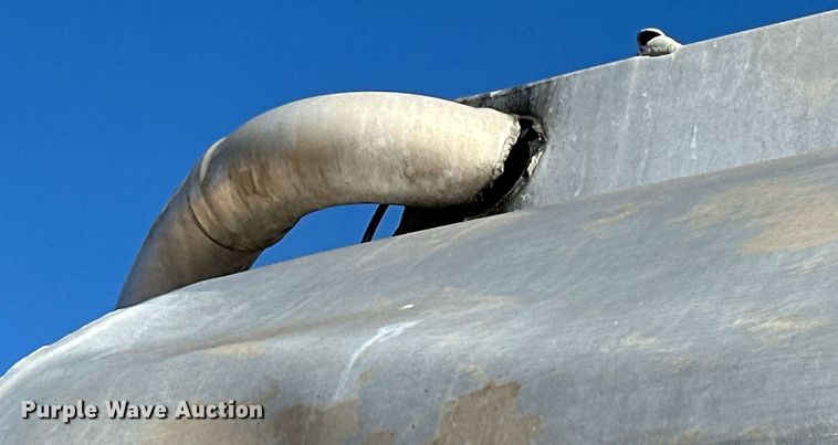 image for item OM9893 1999 Polar tank trailer