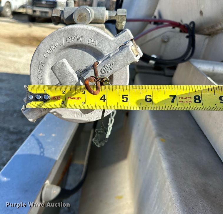 image for item OM9893 1999 Polar tank trailer