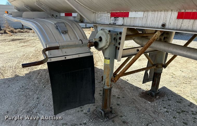 image for item OM9893 1999 Polar tank trailer