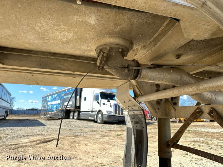 image for item OM9893 1999 Polar tank trailer