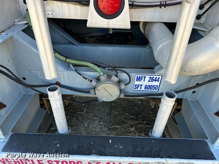 image for item OM9893 1999 Polar tank trailer