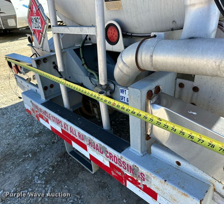 image for item OM9893 1999 Polar tank trailer