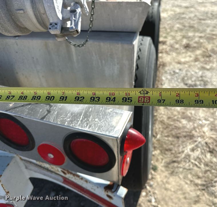 image for item OM9893 1999 Polar tank trailer