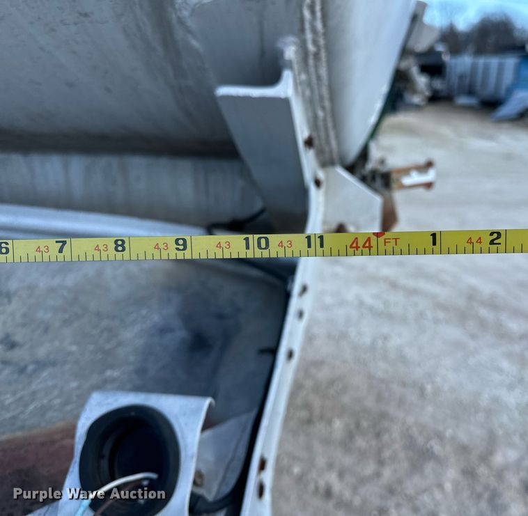 image for item OM9893 1999 Polar tank trailer