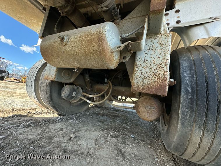 image for item OM9893 1999 Polar tank trailer