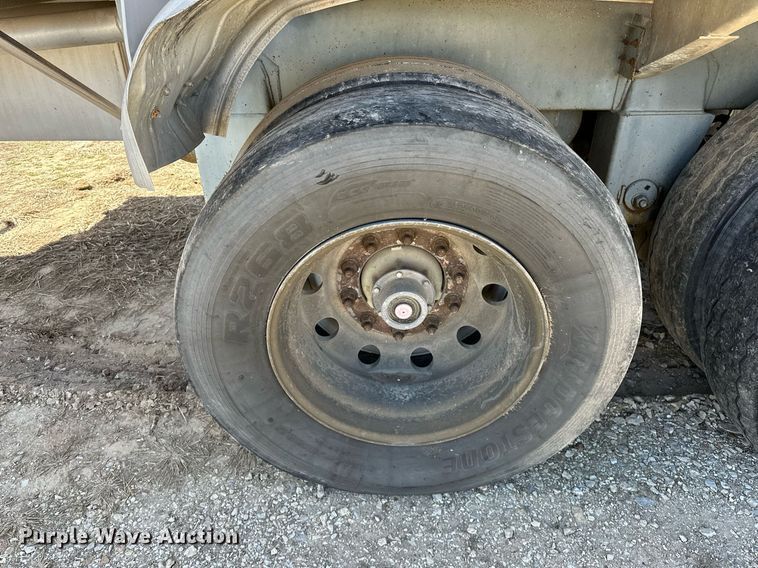 image for item OM9893 1999 Polar tank trailer