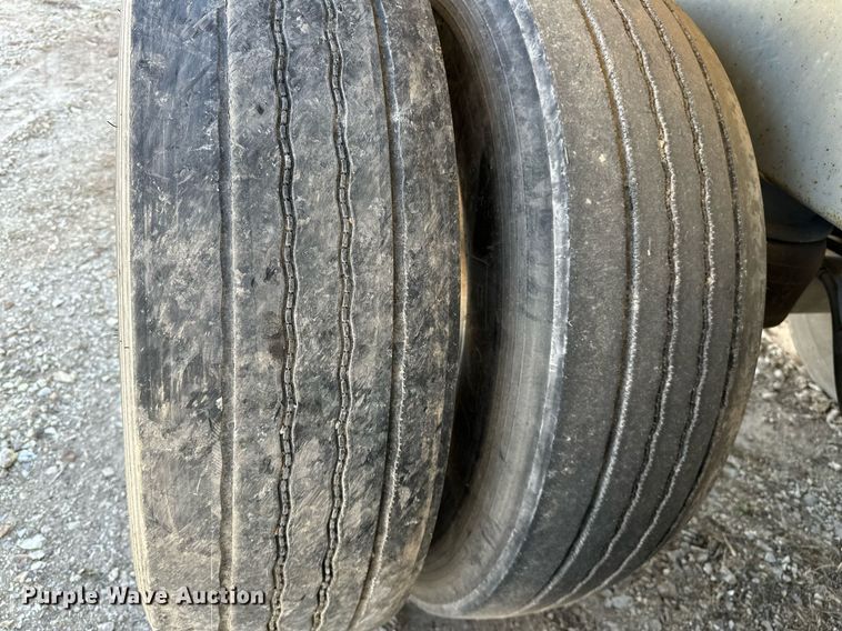 image for item OM9893 1999 Polar tank trailer