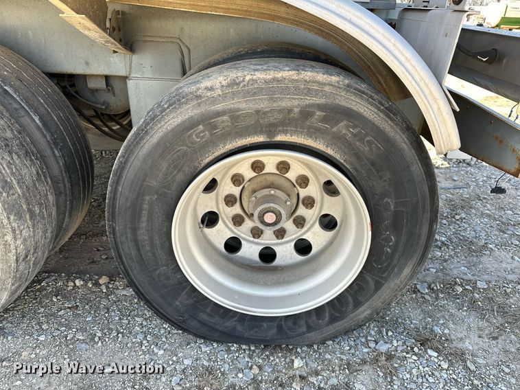 image for item OM9893 1999 Polar tank trailer