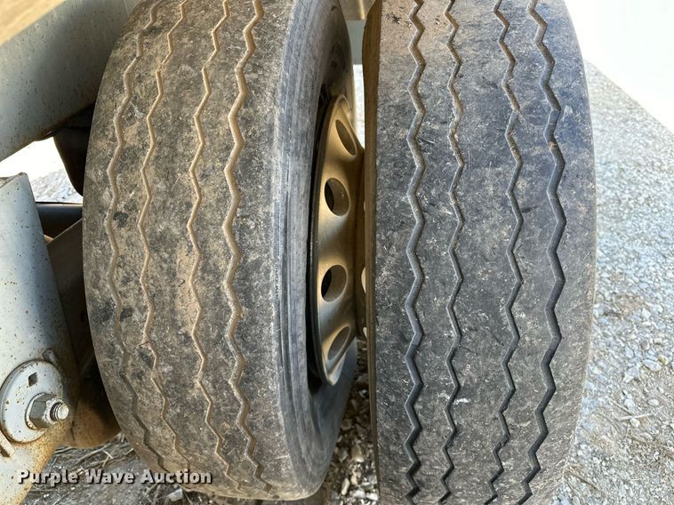 image for item OM9893 1999 Polar tank trailer