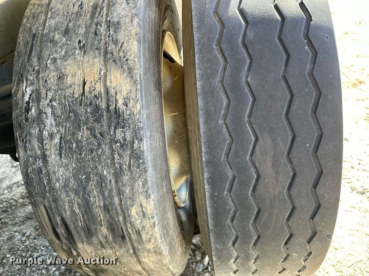 image for item OM9893 1999 Polar tank trailer