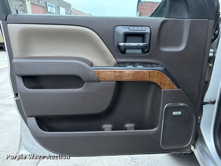 image for item DG4276 2015 GMC Sierra 1500 Crew Cab pickup truck