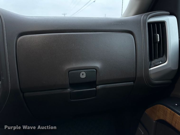 image for item DG4276 2015 GMC Sierra 1500 Crew Cab pickup truck