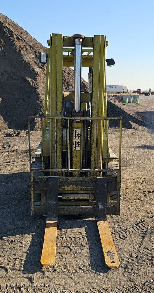 image for item DK0682 Clark C300-Y50 forklift