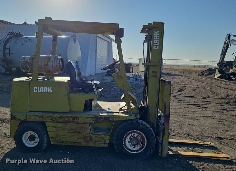 image for item DK0682 Clark C300-Y50 forklift