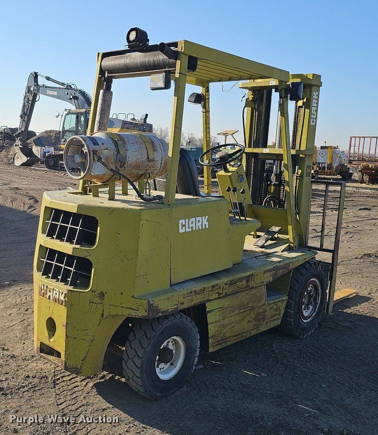 image for item DK0682 Clark C300-Y50 forklift