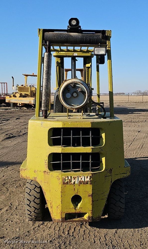 image for item DK0682 Clark C300-Y50 forklift