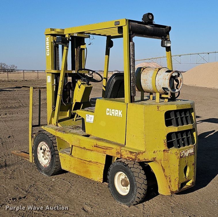image for item DK0682 Clark C300-Y50 forklift
