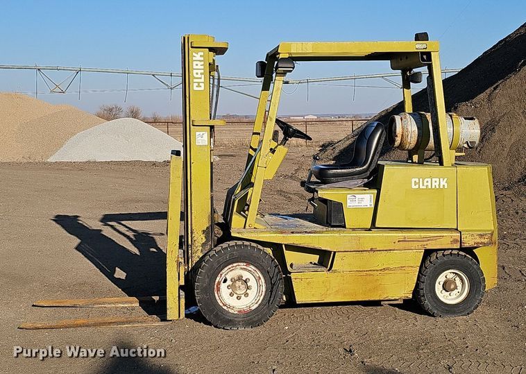 image for item DK0682 Clark C300-Y50 forklift